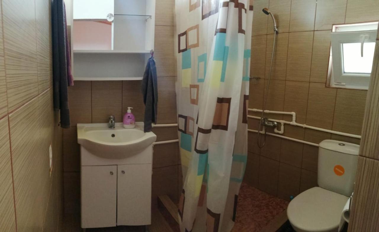 Telteu Florian Hotel Dubova Bagian luar foto