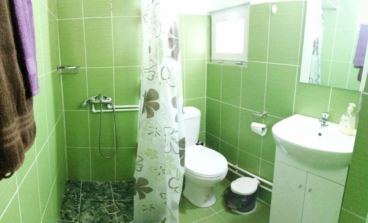 Telteu Florian Hotel Dubova Bagian luar foto