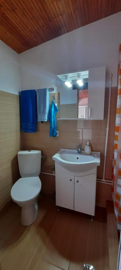 Telteu Florian Hotel Dubova Bagian luar foto