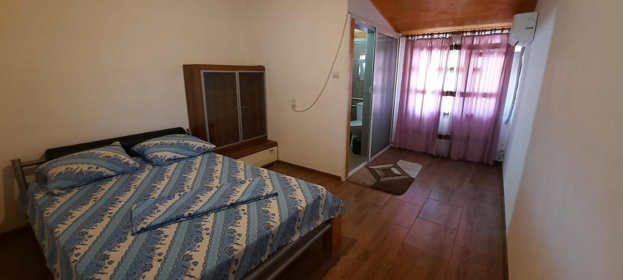 Telteu Florian Hotel Dubova Bagian luar foto